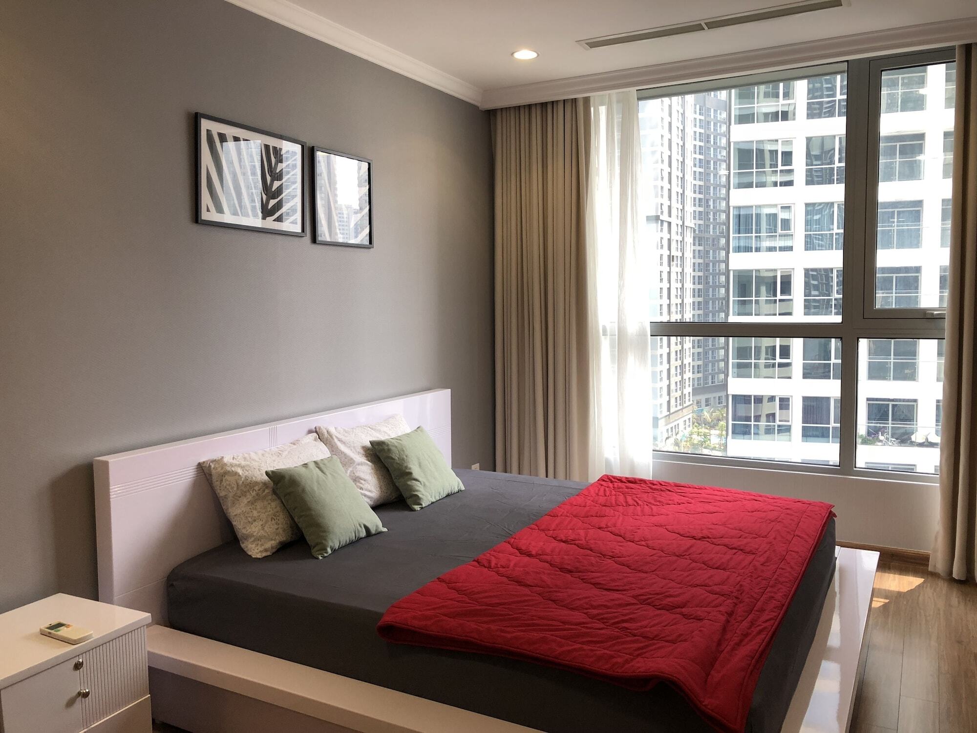 Apartment Vinhomes Park - Stylish And High Class Service - 10 Stars Ho Chi Minh City
