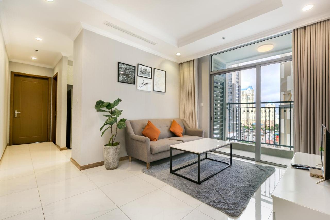 Apartment Vinhomes Park - Stylish And High Class Service - 10 Stars Ho Chi Minh City